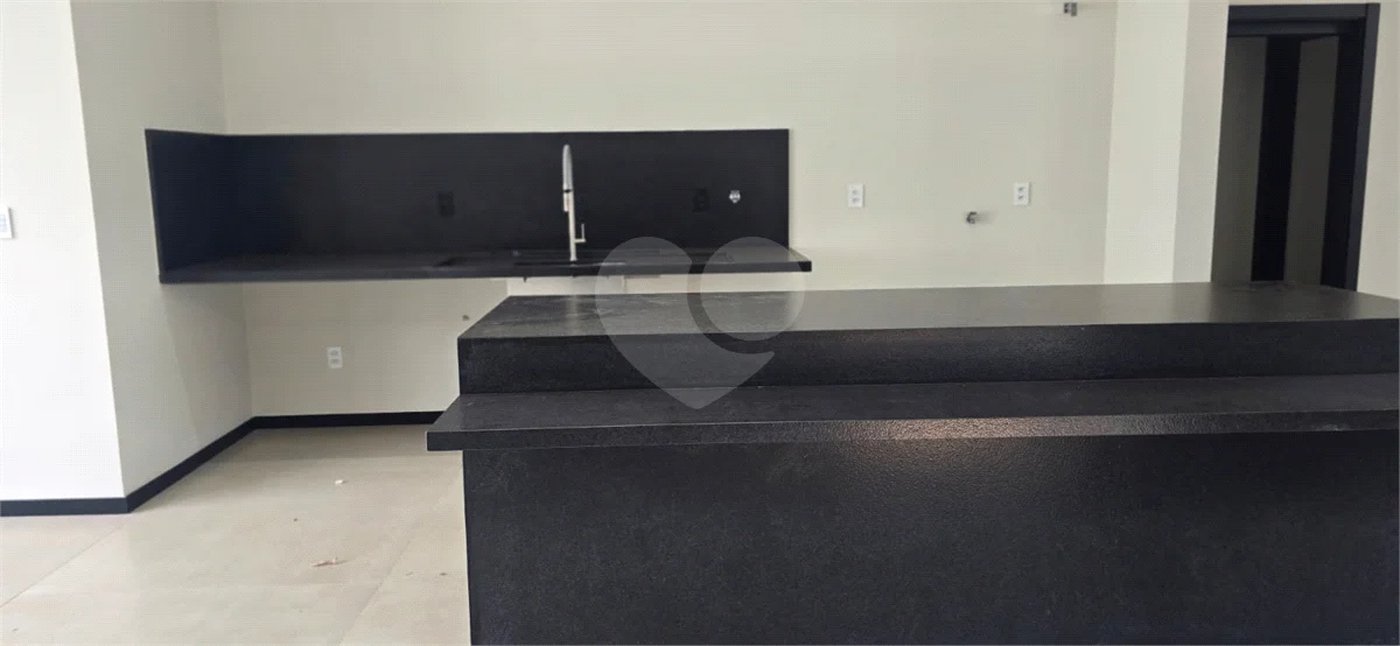 Casa à venda com 5 suítes no condomínio Parque Faber IV, São Carlos - SP
