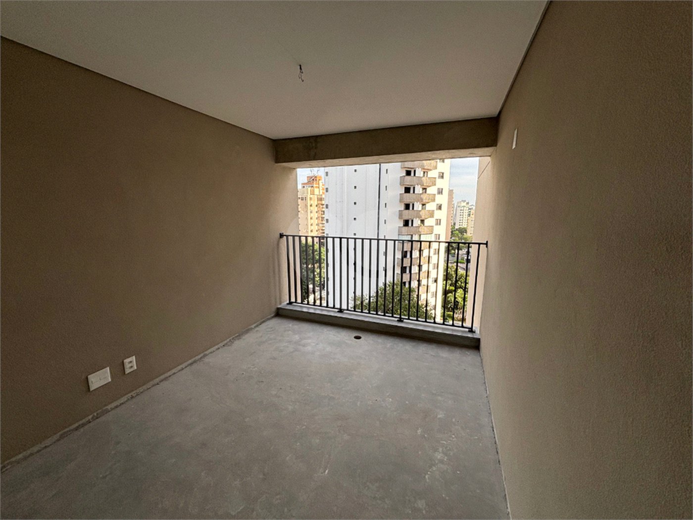 Apartamento à venda com 3 suítes em Moema, São Paulo, SP
