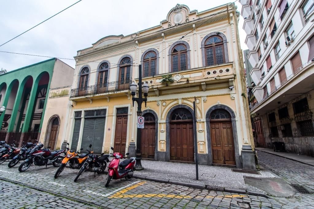 Prédio Comercial de Grande Porte no Centro Histórico de Santos para Venda Ou Aluguel