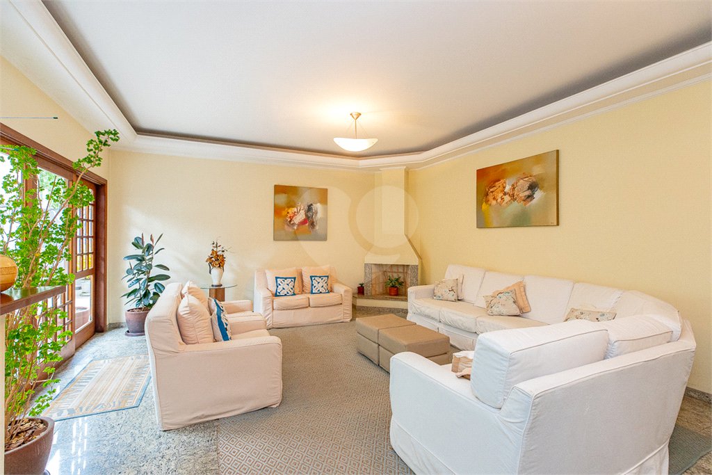 Casa à venda com 5 quartos, sendo 3 suítes,  no condomínio Residencial Morumbi, São Paulo - SP