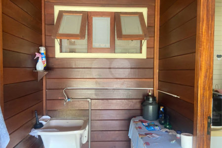 Casa à venda com 3 quartos, sendo 1 suíte,  no Centro, Araçoiaba da Serra, SP
