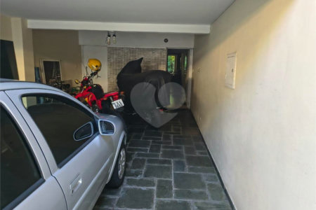 Casa à venda com 3 quartos, sendo 1 suíte, em Mirandópolis, São Paulo, SP