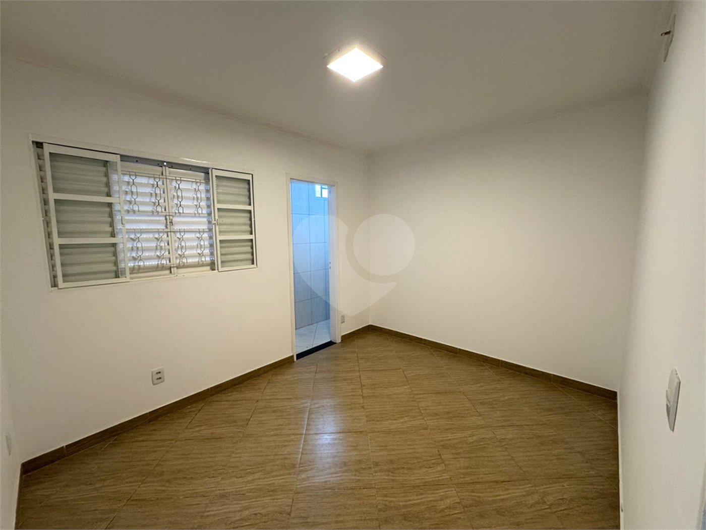 Casa á venda, com 03 Dormitórios, no Bairro Parque Primavera em São Carlos.