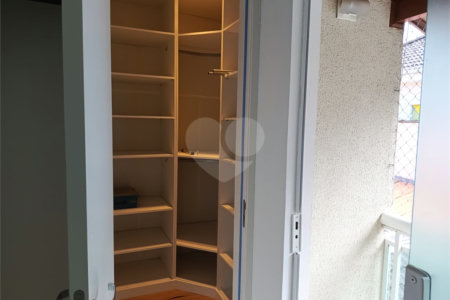 Casa à venda com 3 quartos, sendo 1 suíte, no condomínio Paraíso Classe A, Rio de Janeiro - RJ