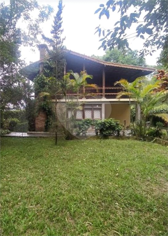 Casa à venda com 5 quartos, sendo 1 suíte, em Mantiqueira, Mairiporã, SP
