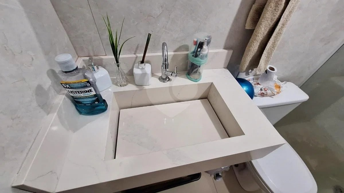 Casa de 2 quartos em Rua Orange, Vila Luzita, Santo André - Venda!