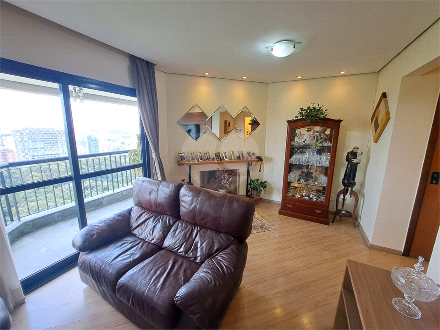 Apartamento à venda com 3 suítes em Vila Suzana, São Paulo, SP