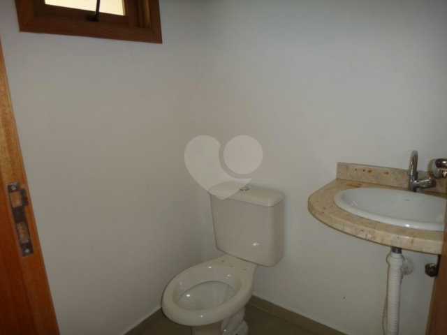 Casa para alugar com 4 quartos, sendo 2 suítes,  no condomínio Vila Hípica, São Paulo - SP