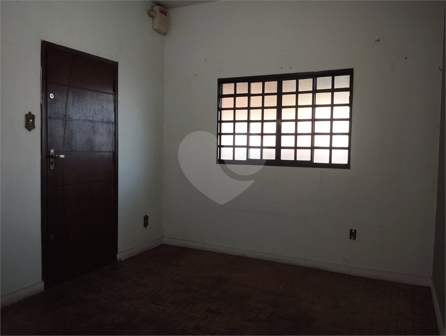 Casa Térrea à venda com 3 quartos, sendo 1 suíte, em Vila Xavier (vila Xavier), Araraquara, SP
