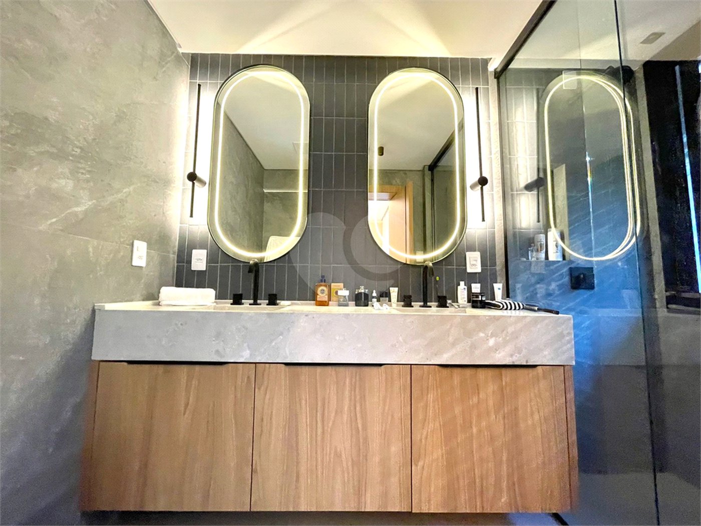 Apartamento à venda com 3 suítes em Jurerê, Florianópolis, SC