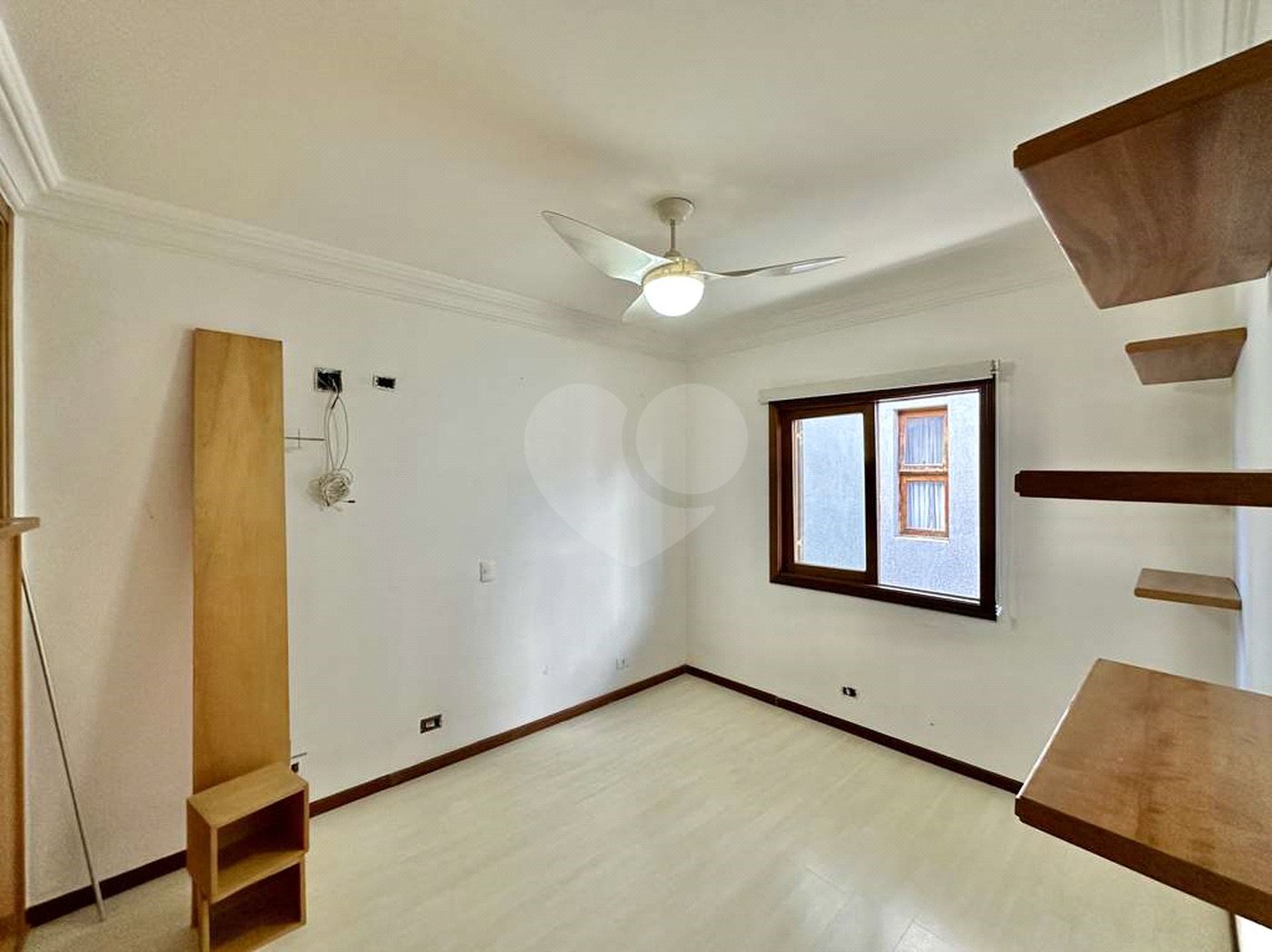 Casa à venda com 4 quartos, sendo 2 suítes,  no condomínio São Paulo Ii, Cotia - SP