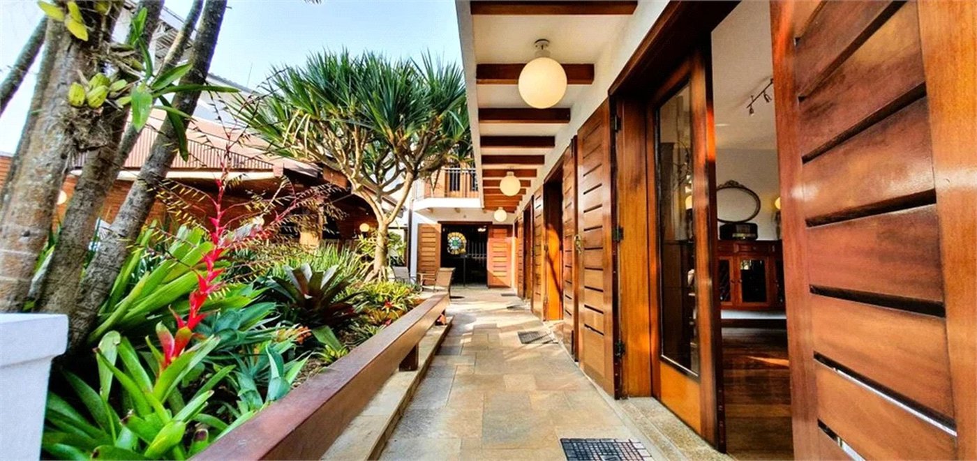 Casa à venda com 5 suítes em Jardim Leonor, São Paulo, SP