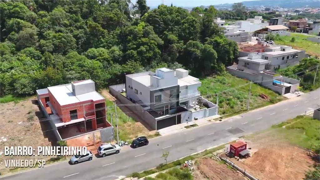 Casa à venda com 3 suítes em Pinheirinho, Vinhedo, SP