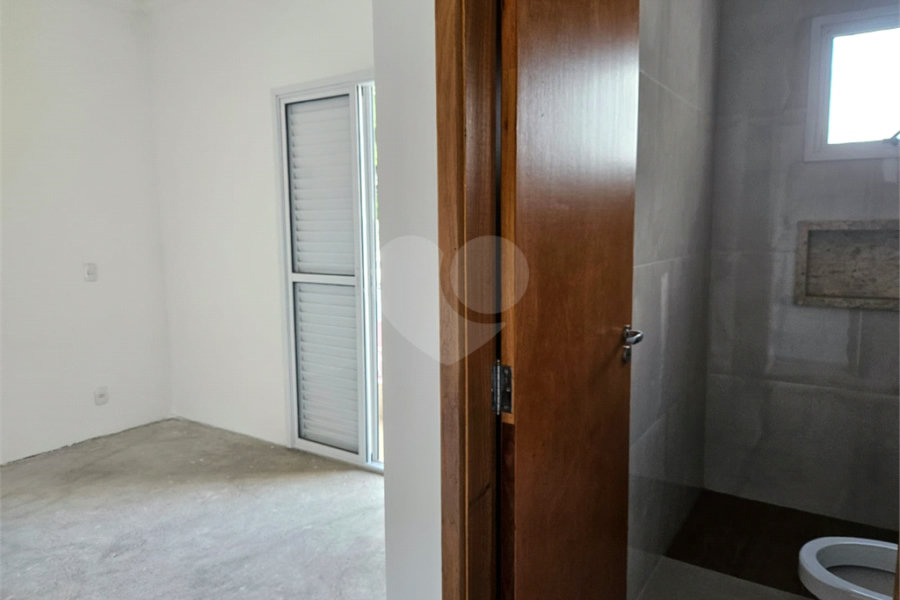 Sobrado à venda com 3 quartos, sendo 1 suíte, em Vila Romero, São Paulo, SP