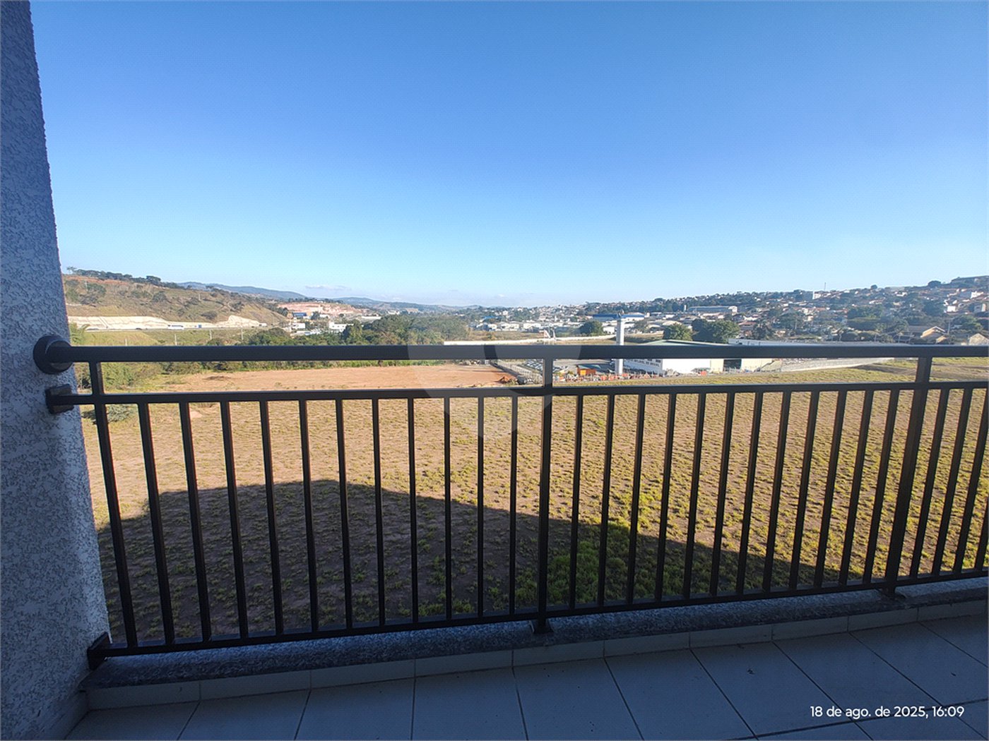 Apartamento para alugar com 3 quartos, sendo 1 suíte,  em Jardim das Palmeiras, Atibaia, SP