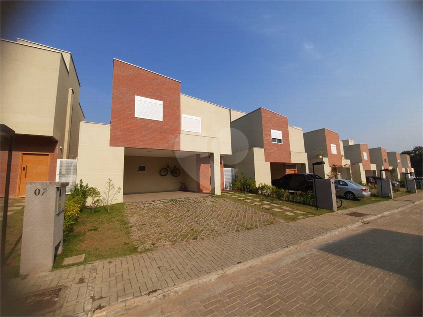 Casa à venda com 3 suítes no condomínio Ecovillagio, São Roque - SP