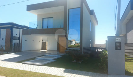 Casa em condomínio à venda com 4 quartos, sendo 3 suítes,  em Ogiva, Cabo Frio, RJ