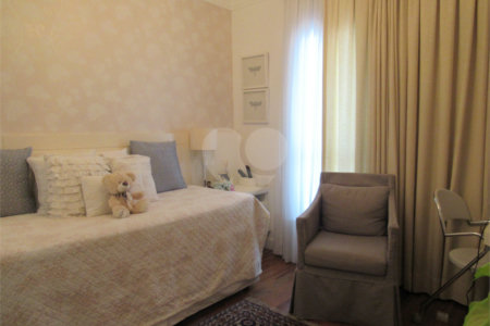 Apartamento à venda com 4 quartos, sendo 3 suítes, em Jardim Londrina, São Paulo, SP