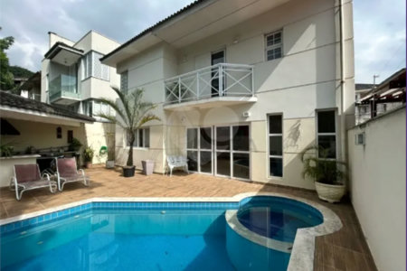 Casa à venda com 4 quartos, sendo 3 suítes, no condomínio Residencial Nova Cantareira, São Paulo - SP