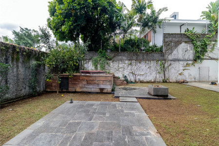 Casa à venda com 3 quartos, sendo 2 suítes, em Alto de Pinheiros, São Paulo, SP