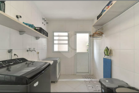 Sobrado à venda com 4 quartos, sendo 2 suítes,  em Campo Belo, São Paulo, SP