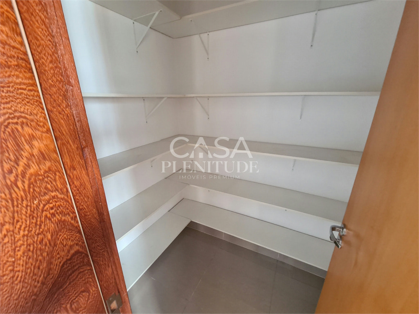 Casa em condomínio à venda com 3 suítes, em Iporanga, Sorocaba, SP