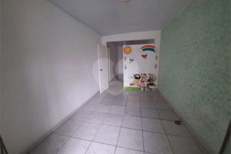 Sobrado à venda com 2 quartos em Vila Margarida, São Paulo, SP