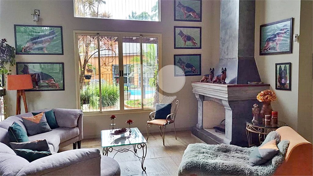 Casa à venda com 8 quartos, sendo 4 suítes, em Roseira, Mairiporã, SP