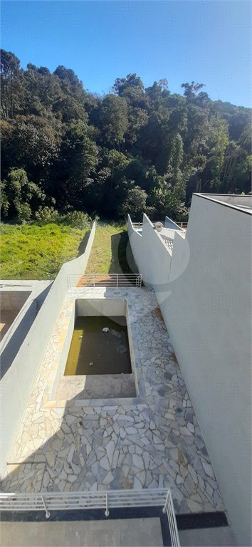 Sobrado à venda com 3 quartos, sendo 1 suíte, em Serra da Cantareira, Mairiporã, SP