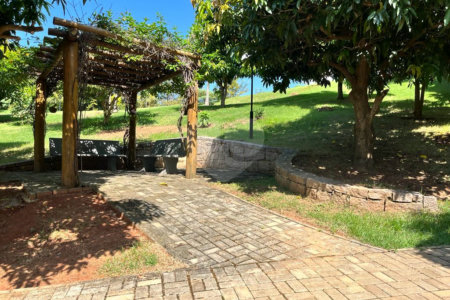 Casa à venda com 5 quartos, sendo 3 suítes, no condomínio Santa Teresa 1, Vinhedo - SP