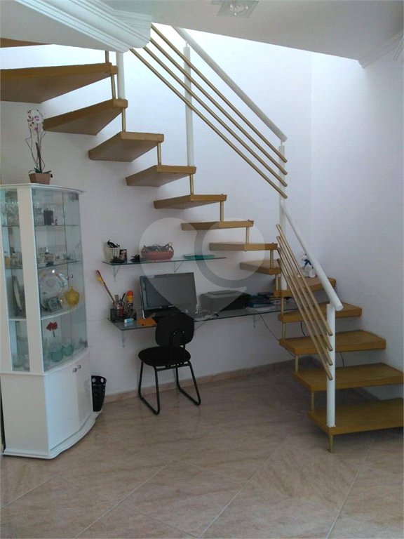 Sobrado à venda com 2 quartos em Jardim São José, Poá, SP
