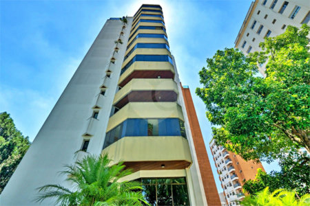 Apartamento à venda com 3 suítes em Campo Belo, São Paulo, SP