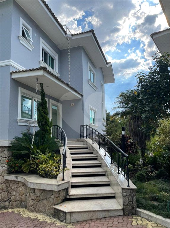 Casa à venda com 3 suítes no condomínio Quinta de Santo Antônio, São Paulo - SP