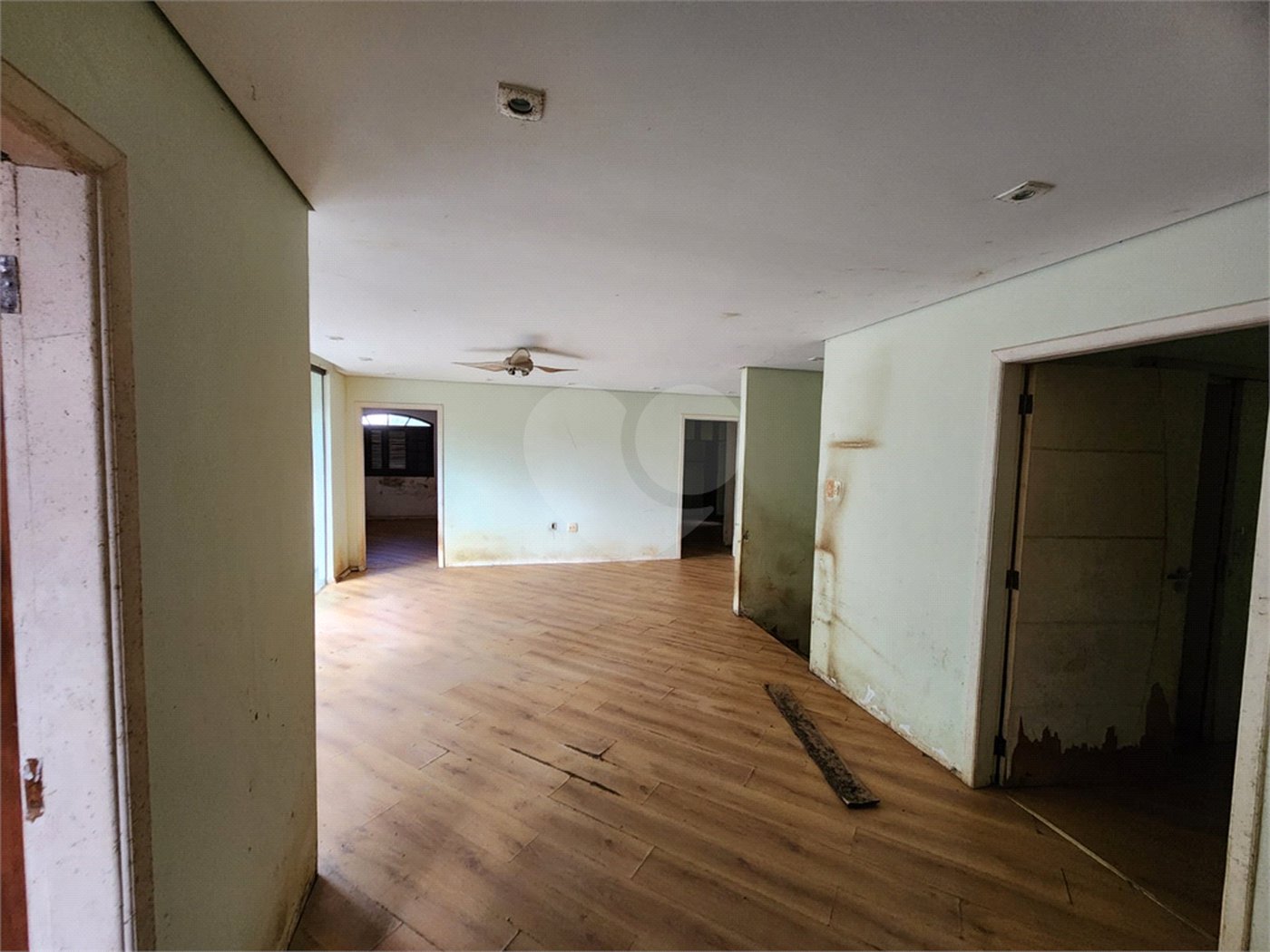 Casa à venda com 4 suítes no condomínio Alpes da Cantareira, Mairiporã - SP