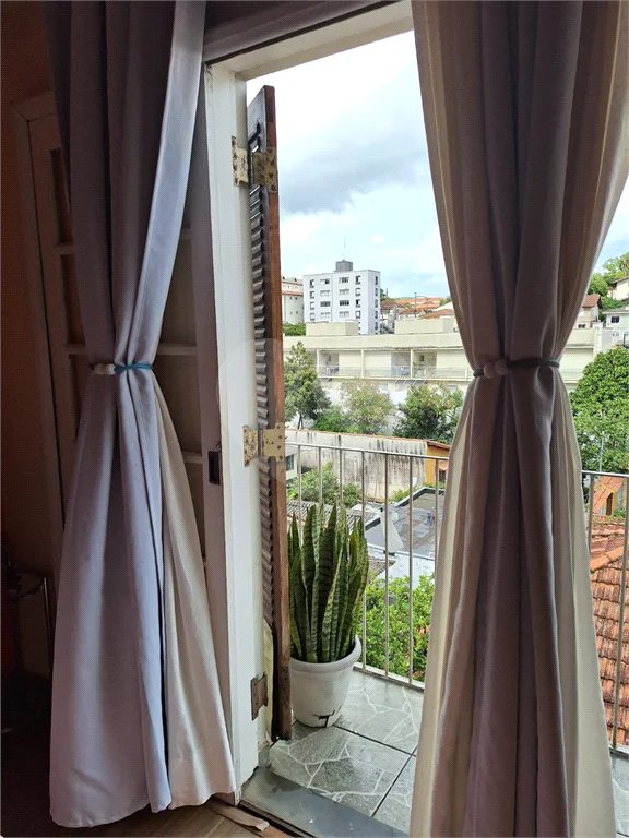 Sobrado à venda com 3 quartos, sendo 1 suíte, em Vila Irmãos Arnoni, São Paulo, SP