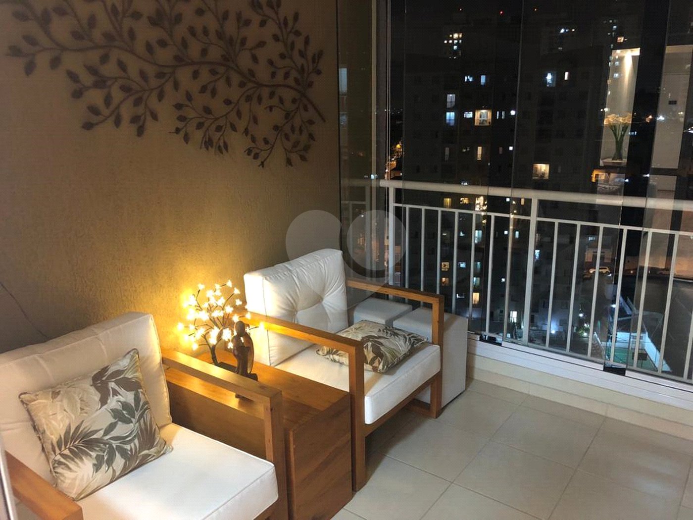 Apartamento de 70m2 com 3 dorms, 2 banheiros, 1 suíte, 1 vaga. Estuda permuta.