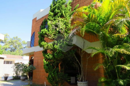 Casa de Vila à venda com 5 quartos, sendo 3 suítes, em Morumbi, São Paulo, SP