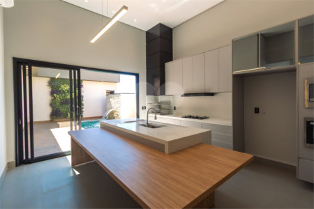 Casa à venda com 3 suítes no condomínio Jardim Residencial Dona Maria Candida, Indaiatuba - SP