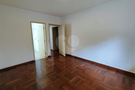 Casa para alugar com 4 quartos, sendo 2 suítes, no condomínio Comendador Elias Zarzur, São Paulo - SP