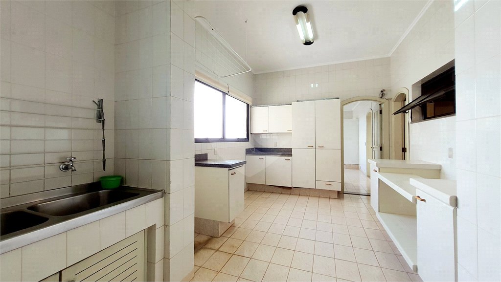 Apartamento à venda com 4 quartos, sendo 2 suítes,  em Vila Seixas, Ribeirão Preto, SP