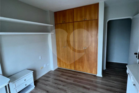 Apartamento à venda com 3 quartos, sendo 2 suítes,  em Vila Suzana, São Paulo, SP