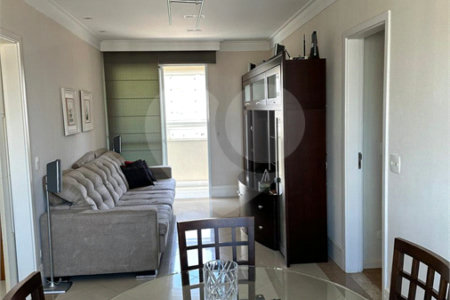 Apartamento à venda com 3 suítes em Vila Suzana, São Paulo, SP