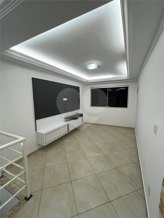 Sobrado à venda com 2 quartos, sendo 1 suíte, em Vila Ré, São Paulo, SP