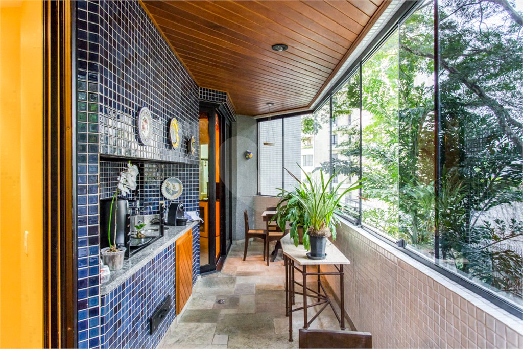 Apartamento à venda com 4 suítes em Real Parque, São Paulo, SP