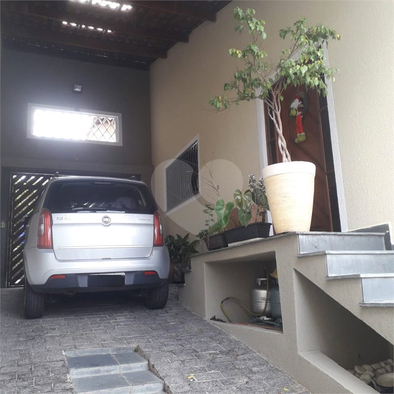 Casa Térrea à venda com 3 quartos, sendo 2 suítes, em Parque Vitória, São Paulo, SP