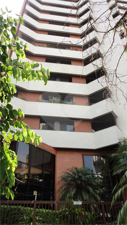 Apartamento à venda com 3 quartos, sendo 1 suíte, em Vila Andrade, São Paulo, SP