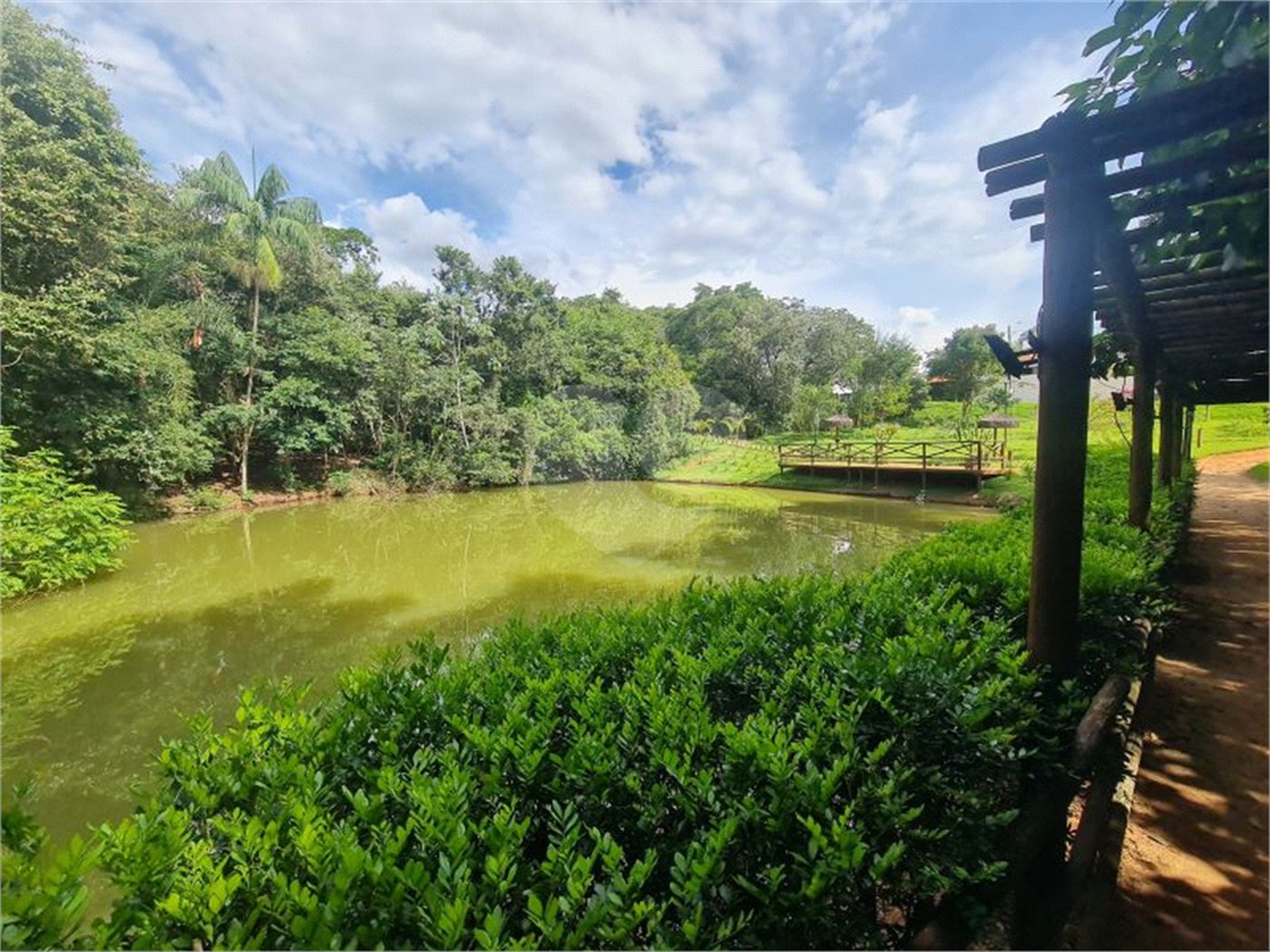Casa à venda com 3 quartos, sendo 1 suíte, no condomínio Golden Park Residence, Sorocaba - SP