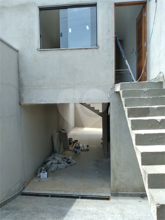 Casa à venda com 3 quartos, sendo 1 suíte, em Vila Nivi, São Paulo, SP