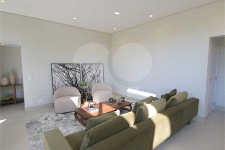 Casa à venda com 4 suítes no condomínio Villa dos Pinheiros, Indaiatuba - SP