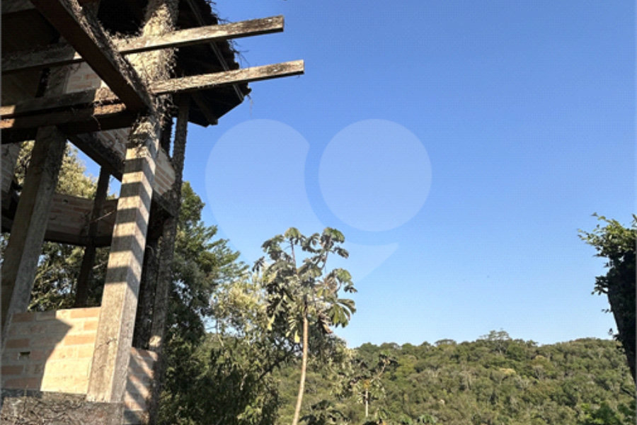 Casa à venda com 3 quartos, sendo 2 suítes,  no condomínio Alpes da Cantareira, Mairiporã - SP